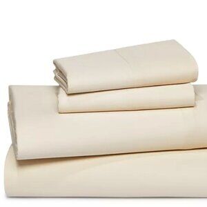 1 of 2 - Bloomingdales Queen Size 500TC Sateen Sheet Set - Ivory